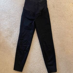 MATERNITY ALERT! 💗💙  H&M Mama capri style black dress pants. Size 4.